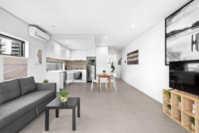 New Modern 2BR 2baths Apt in Homebush Sleeps 6